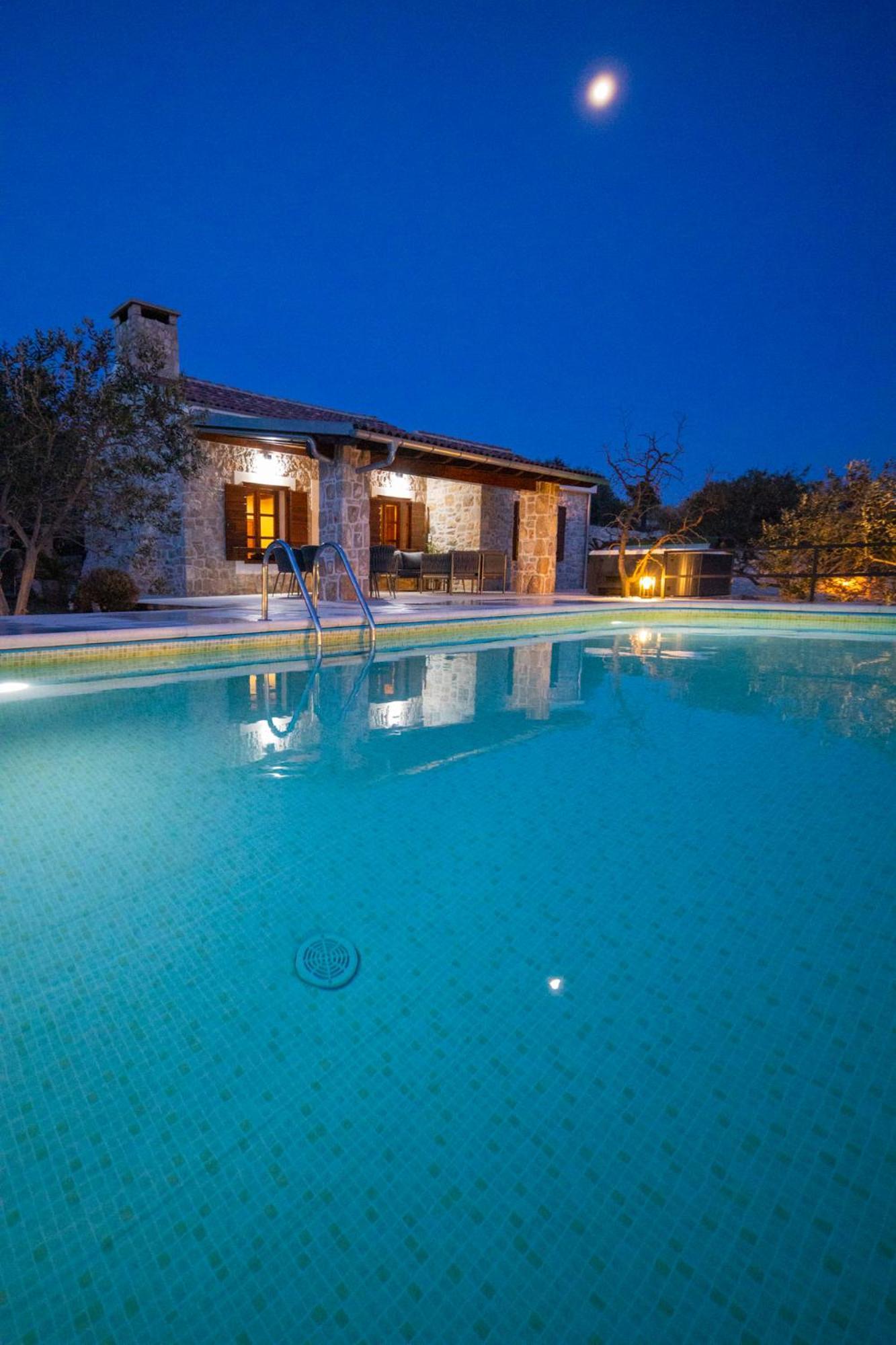 Holiday Home Svemir Drage Zewnętrze zdjęcie
